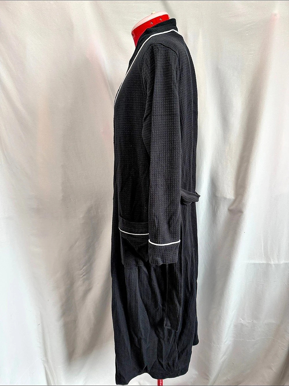 Amazon Essentials Black Robe Size XS Like New - Picture 3 of 5